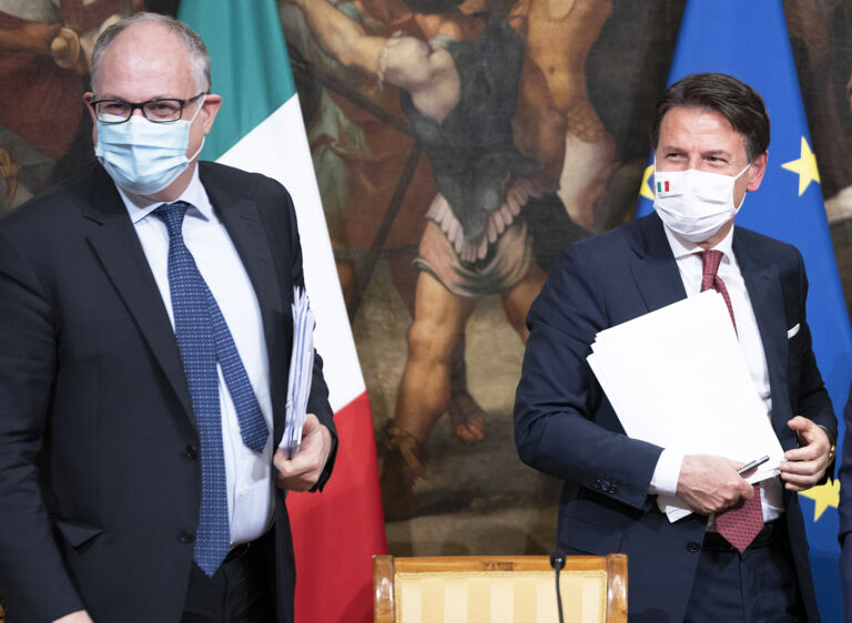 Manovra, c’era un errore nel testo: approvato il correttivo