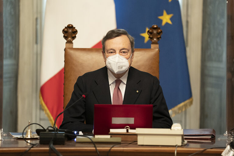 Draghi al Colle, più rischi che vantaggi // Nota politica