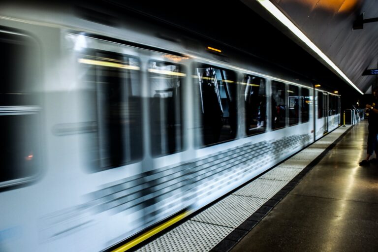 Porti: più merci sui treni, con canoni ridotti