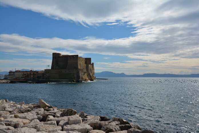 1600px-Castel_dell'Ovo_001