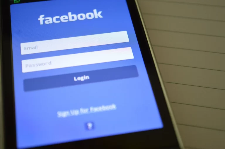 Elezioni, il Garante Privacy ha chiesto chiarimenti a Facebook