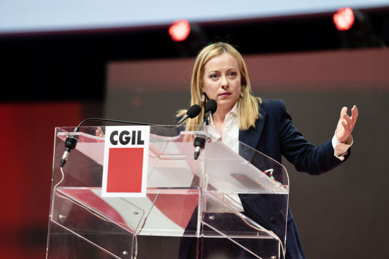 Meloni alla Cgil e la ripoliticizzazione del dibattito