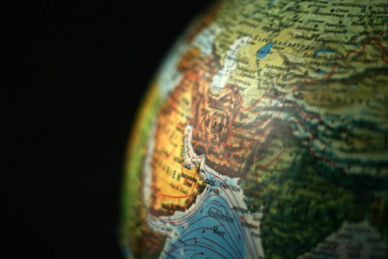 Iran, la vera partita è quella per la successione di Khamenei