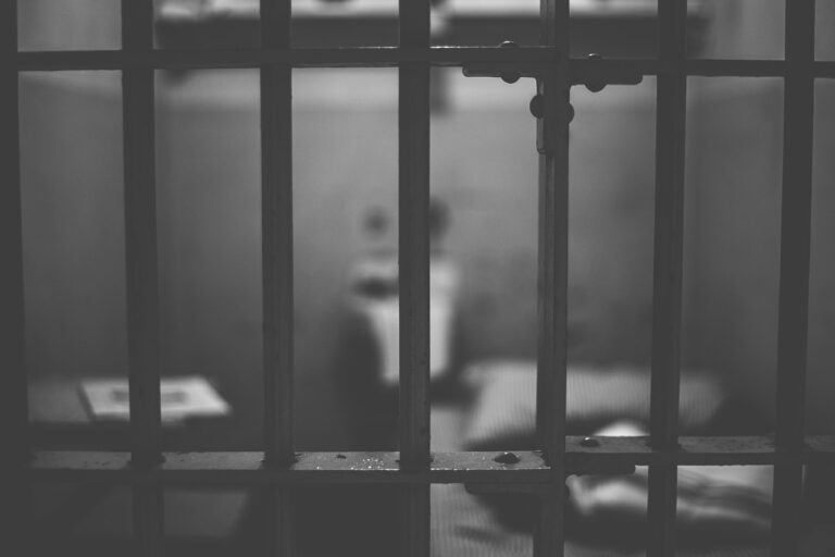 L’altra ‘giustizia’, oltre le riforme: i suicidi in carcere e la custodia cautelare