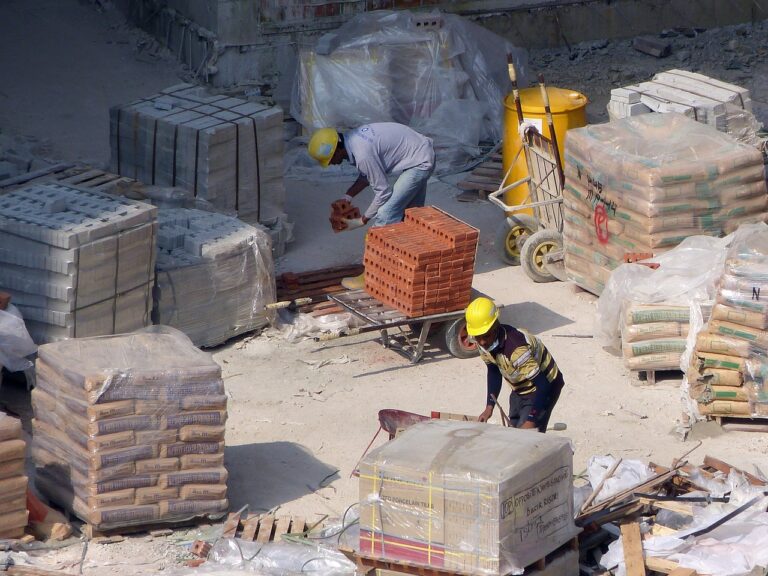 Lavoro, arriva la patente a crediti obbligatoria dal 1° ottobre. Ma solo per l’edilizia