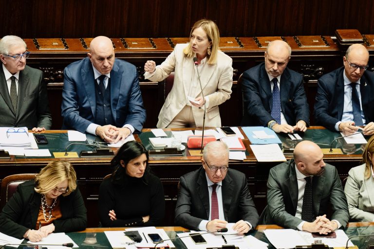 Il diversivo su Ventotene: Meloni come Mou, ma il “capitano” è Salvini