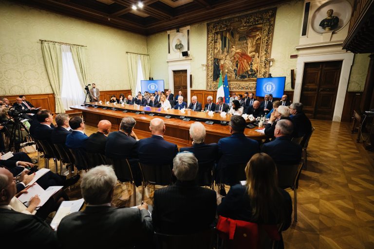 Piano Mattei, la relazione alle Camere: dalla priorità-acqua al cavo Elmed