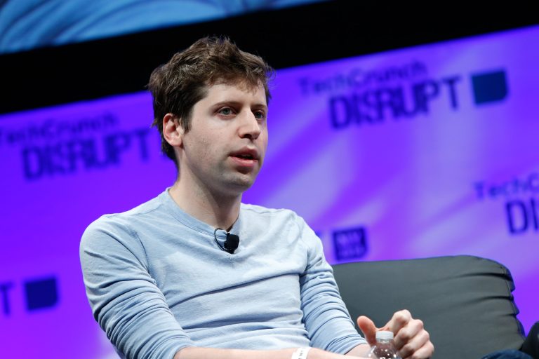 Altman non vuole garanzie governative per OpenAI