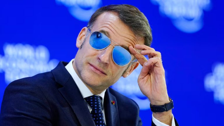 Divieto social agli under-15 in Francia: ok del Senato a una versione mitigata