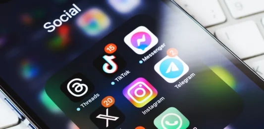 Social, il divieto greco per gli under 15 non cita i servizi di video sharing